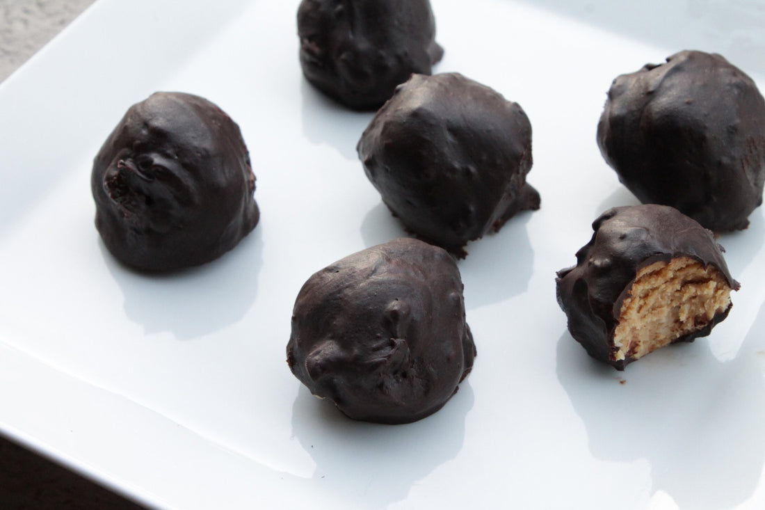Chocolate Almond Butter Detox Truffles 🍫
